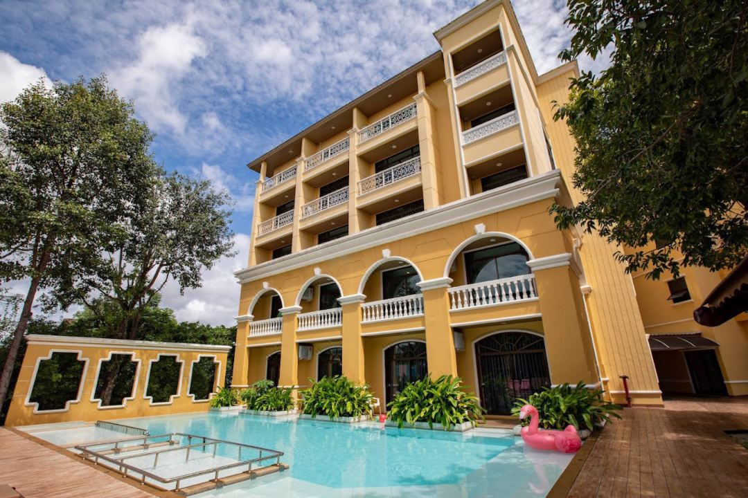 ROYAL PINEAPPLE HOTEL | a welcome to wealth and good fortune