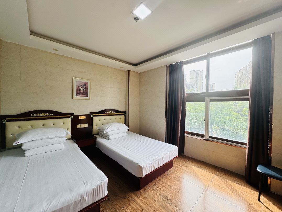 Yixuan Business Hotel