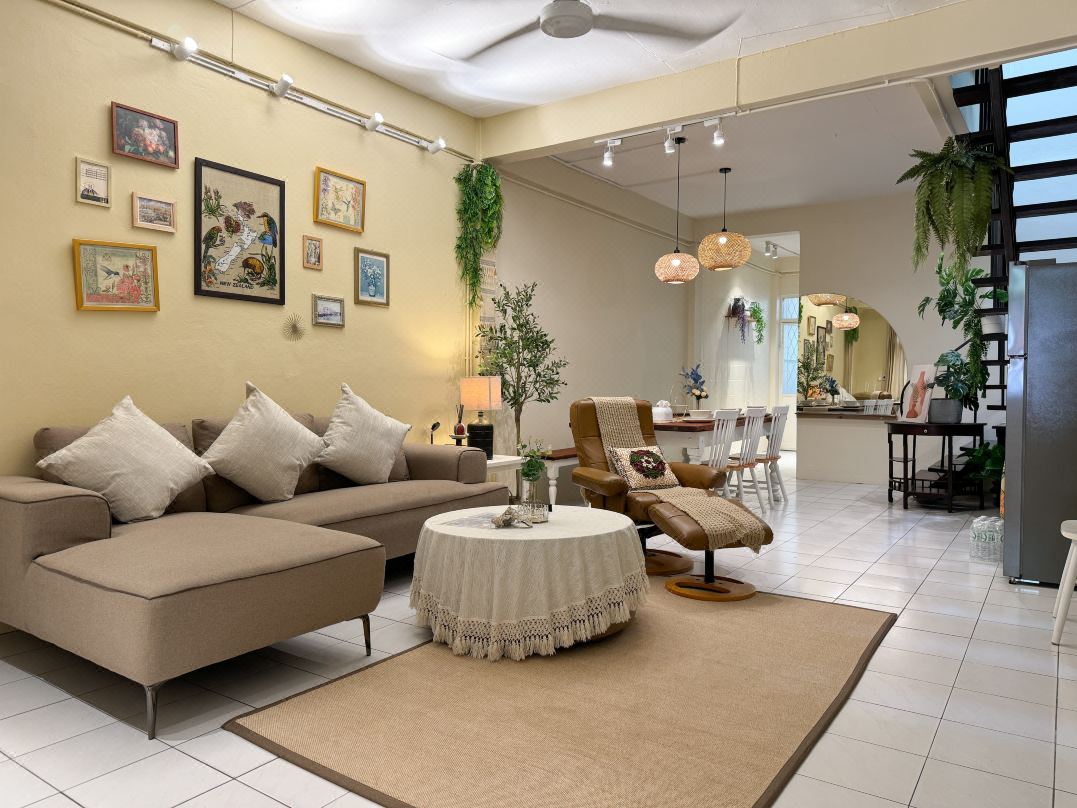 3 Bedroom Home Full Kitchen 5 mins MRT Huay Kwang