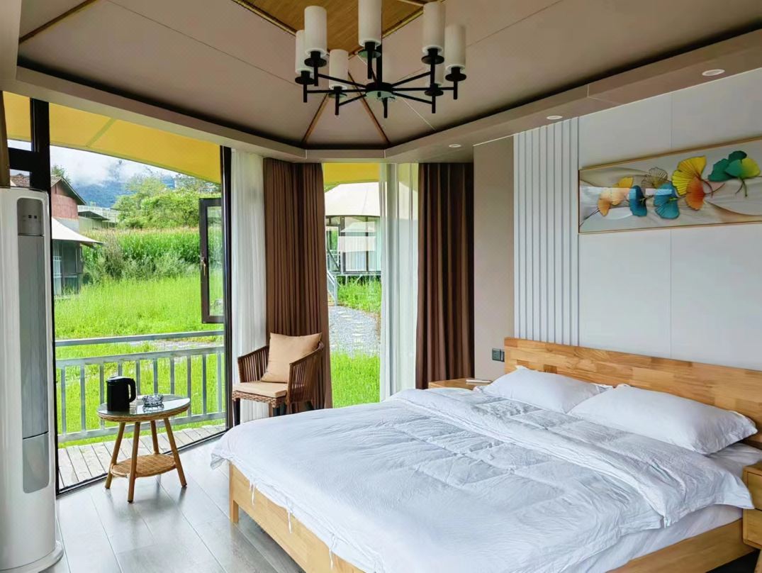 Baoxing Jiawa Aliye Luxury Holiday Camp