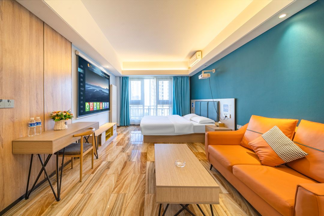 Yashe Light Residence Cinema Hotel (Zhengzhou 27 Wanda Chuangfu Xincheng Branch)