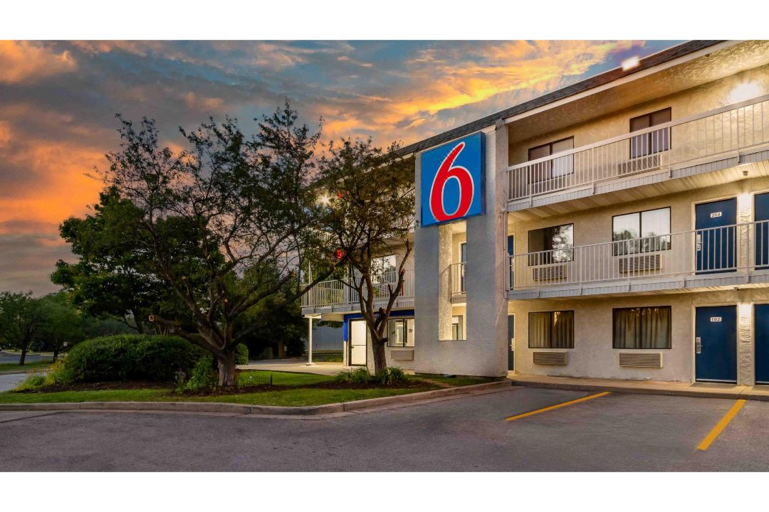 Motel 6 Rolling Meadows, IL - Chicago Northwest