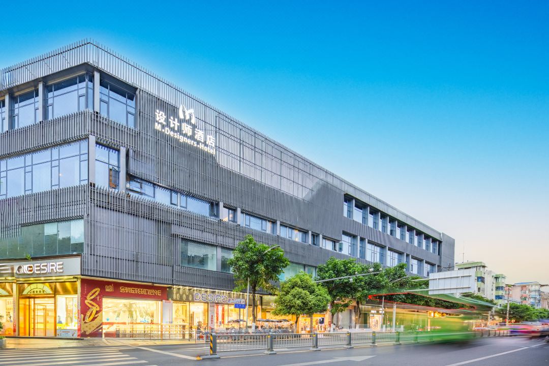 M Design Hotel (Pengzhou High-Speed Railway Station Longxing Temple)