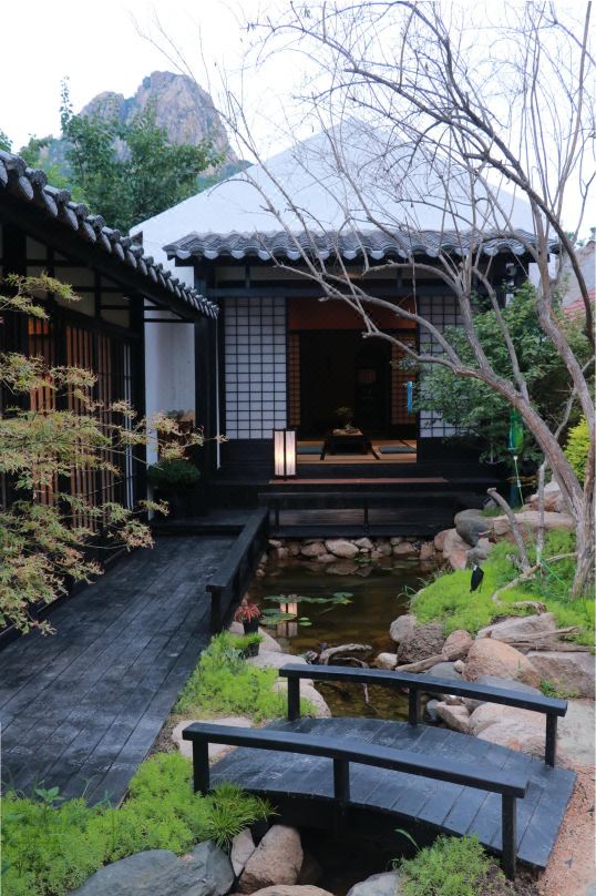 Qingdao Huangdao Pillow Wind Season Ancient Wind Courtyard Holiday Homestay