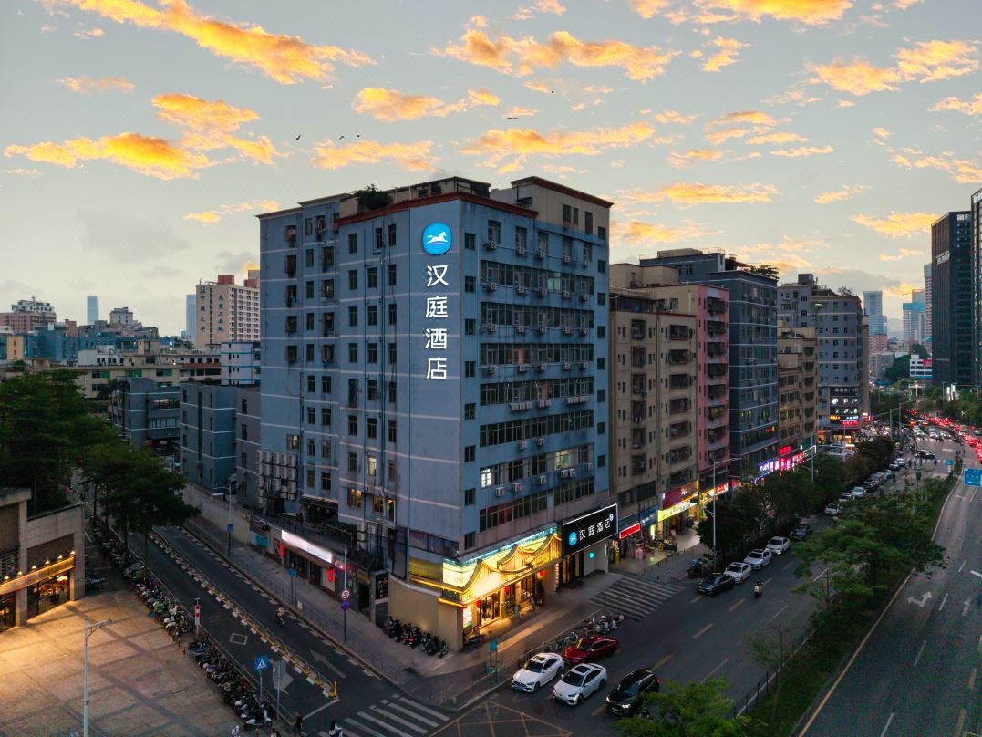 HanTing Hotel (Shenzhen Bantian Bei Wuhe Subway Station)