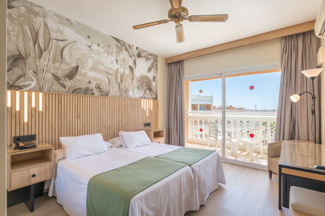 Hotel Parasol by Dorobe