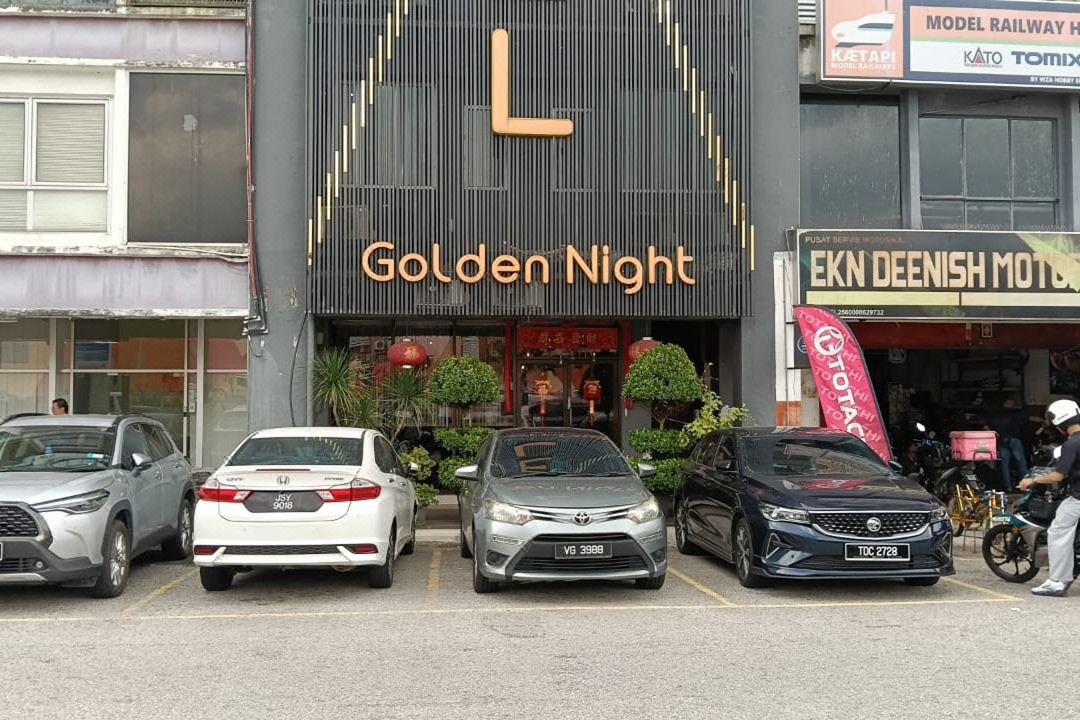 Golden Night Hotel Sunway by StayZy