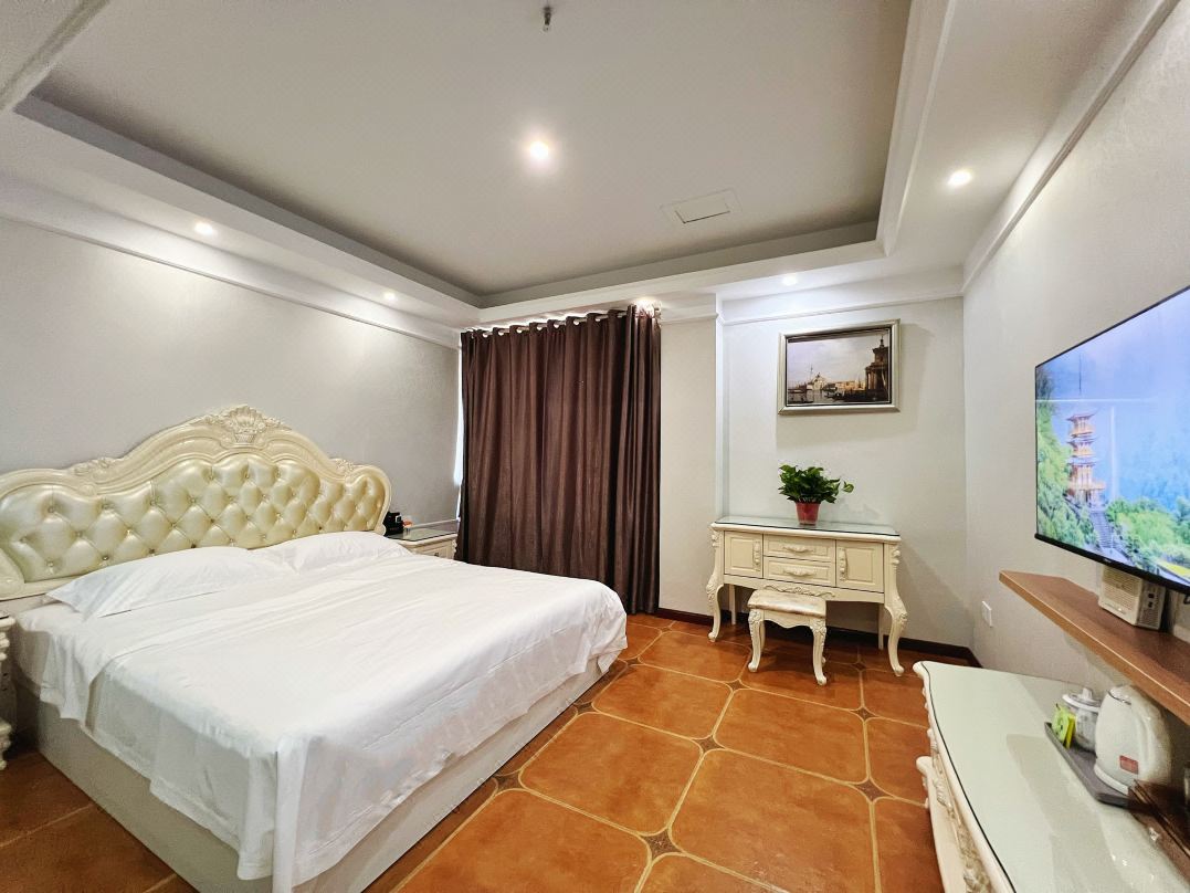 Longchang Lijing Holiday Hotel
