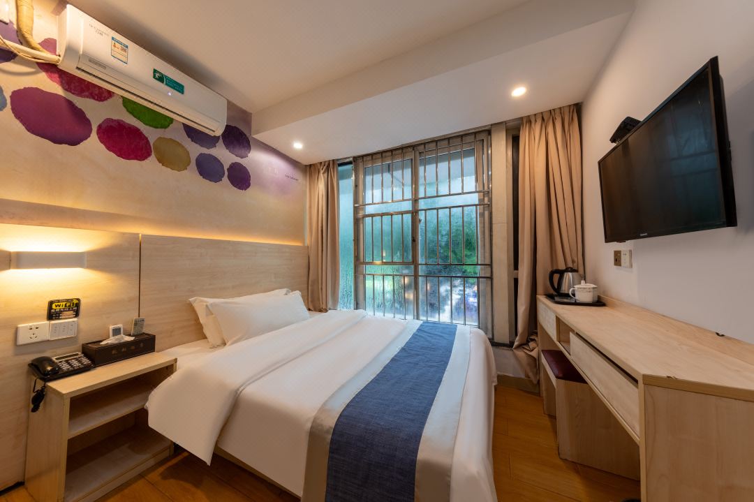 Kaiyue Hotel (Shenzhen Luohu Port Guomao station)