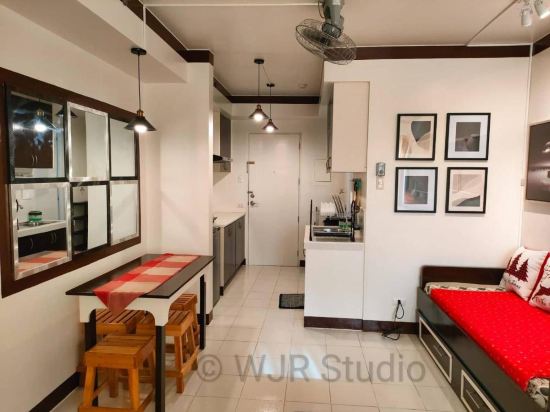 Centro Deluxe 3- Free Parking & WI-FI in Alabang - Tap to explore photos