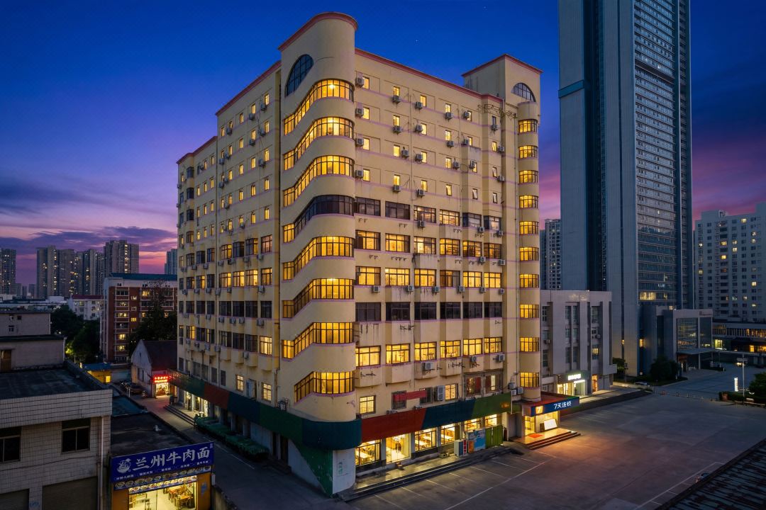 7Days Inn Hotel (Shenzhen Yicheng Center Longhua Subway Station)