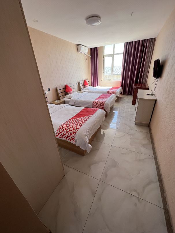 Tiancheng Hotel (Donggang North High Speed Railway Station)