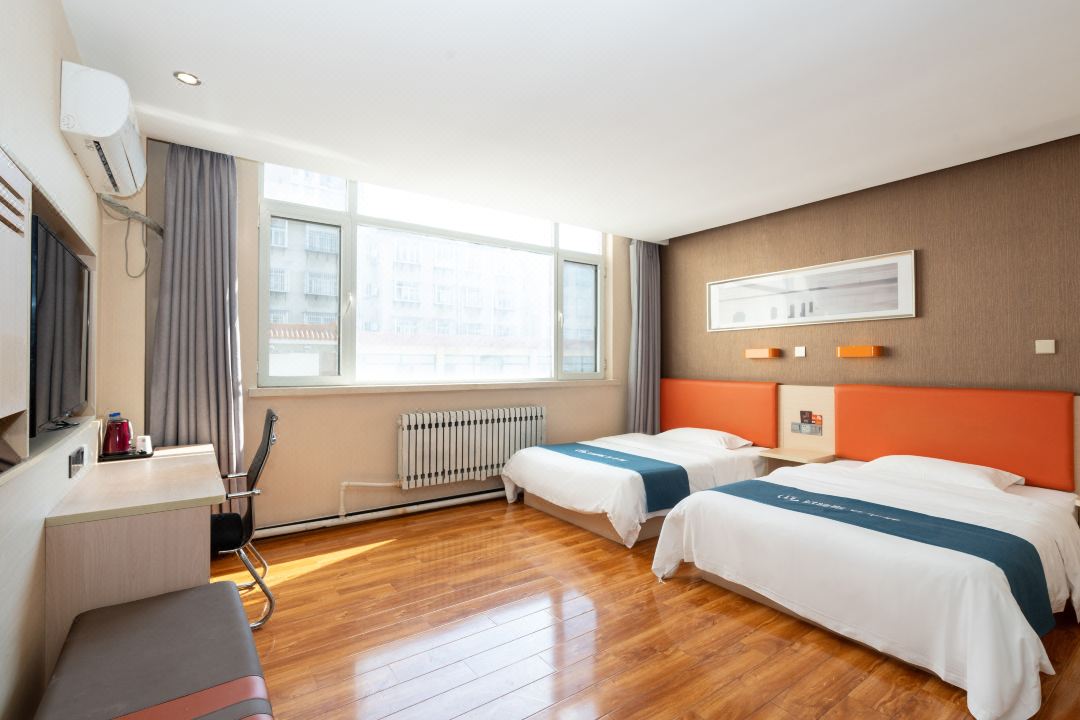 Rujia Huayi Selected Hotel