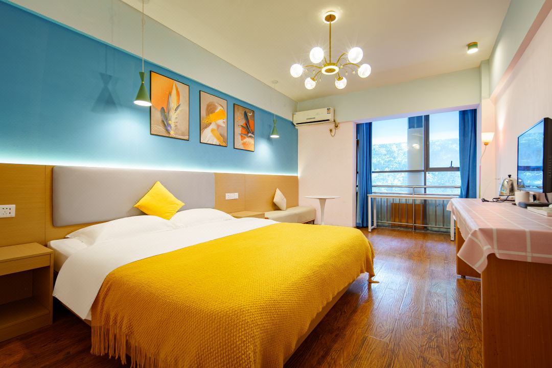 Chengshizhijia Business Hotel (Shuhan Road East Subway Station)