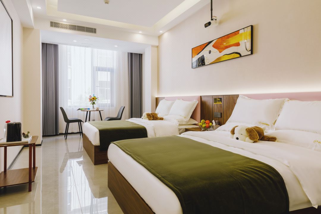 Jiayi Express Hotel (Qujing Bund Wanda Plaza)