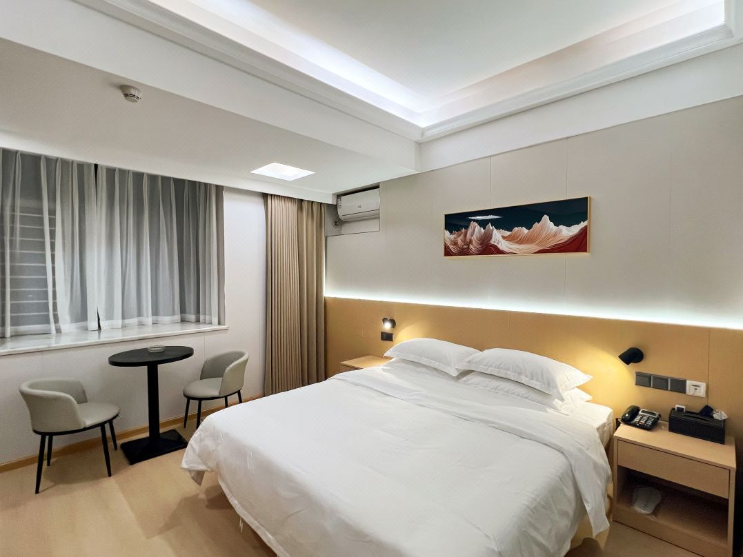 Huafeng  Hotel