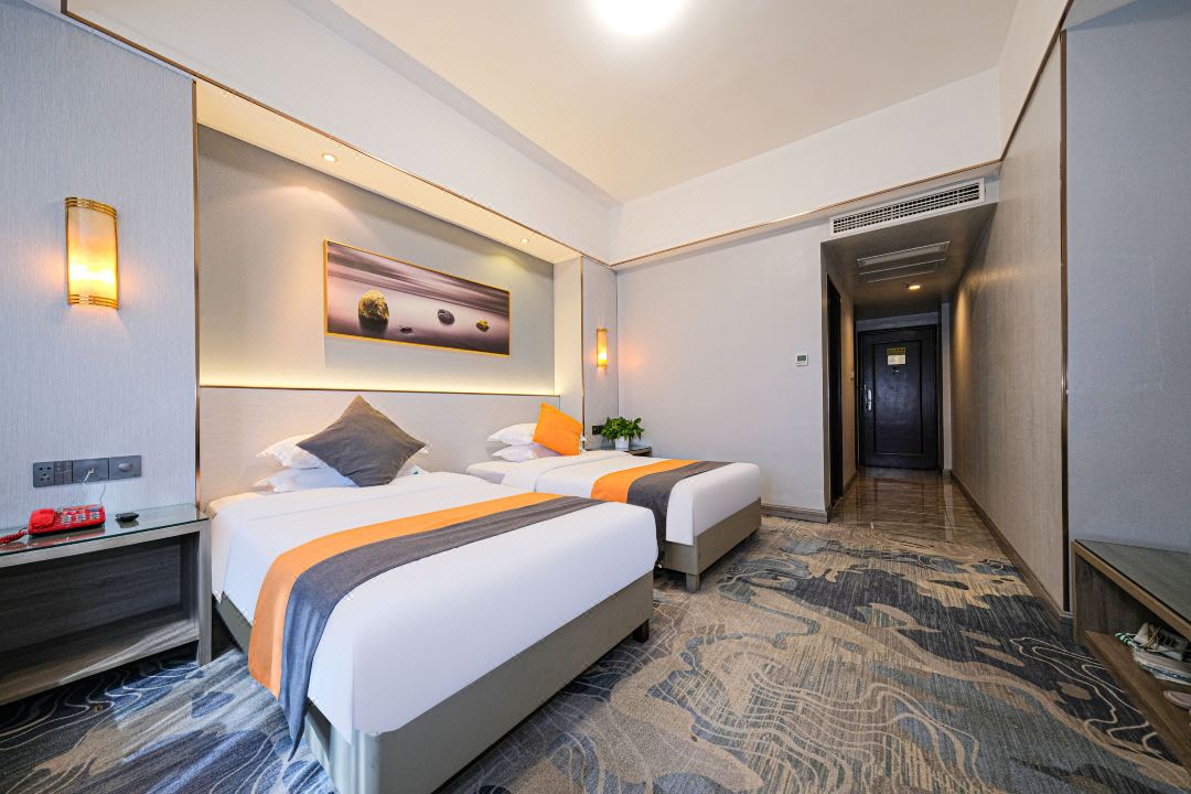 Q International Hotel
