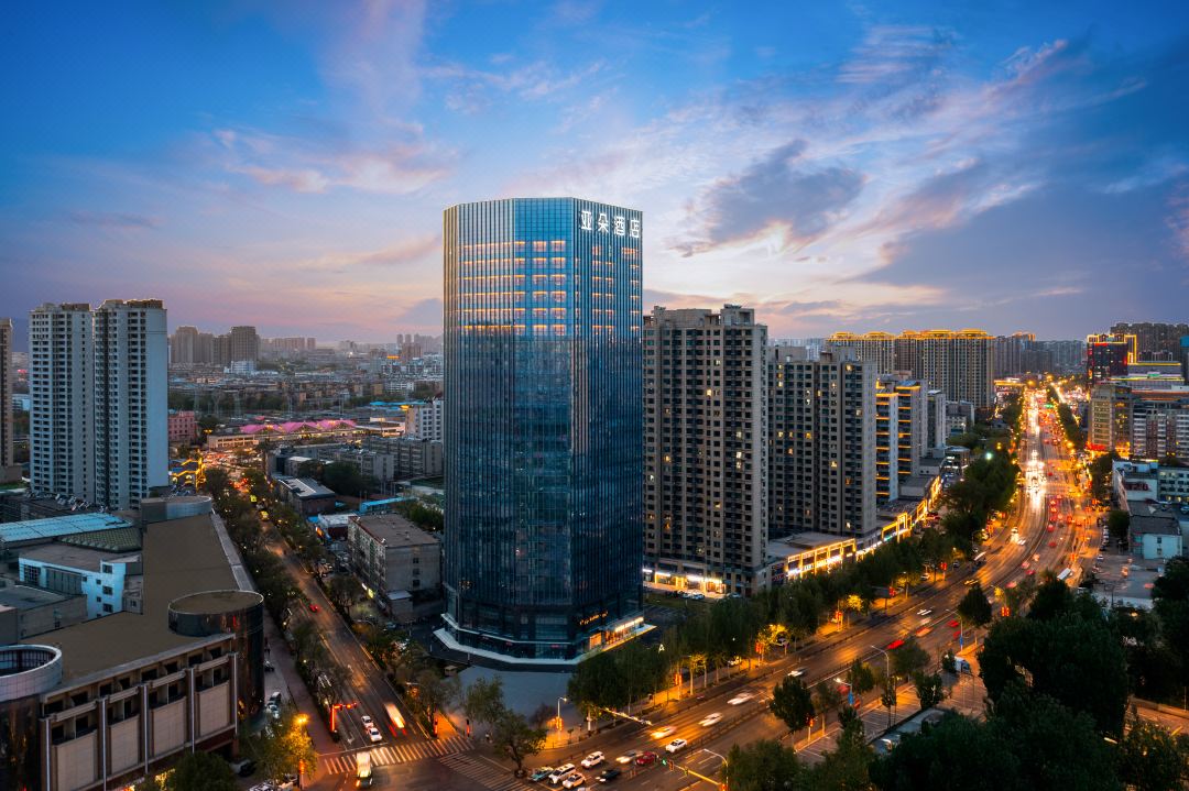 Xingtai Tianyi Square Delong Center Atour Hotel