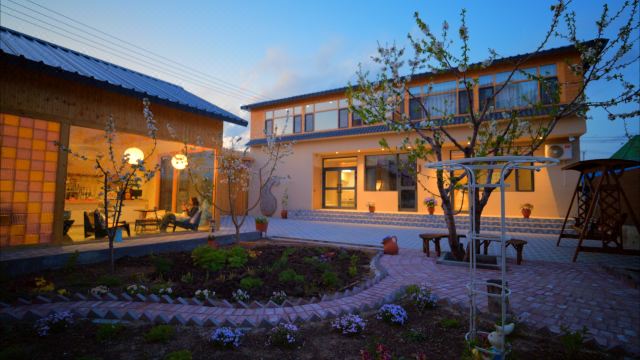 Tekes Qianshan Xiao Homestay