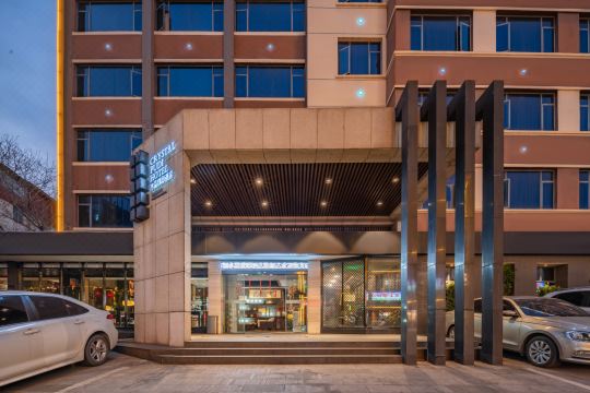 Crystal Pudi Hotel (Jingdezhen Taoyangli People's Square)
