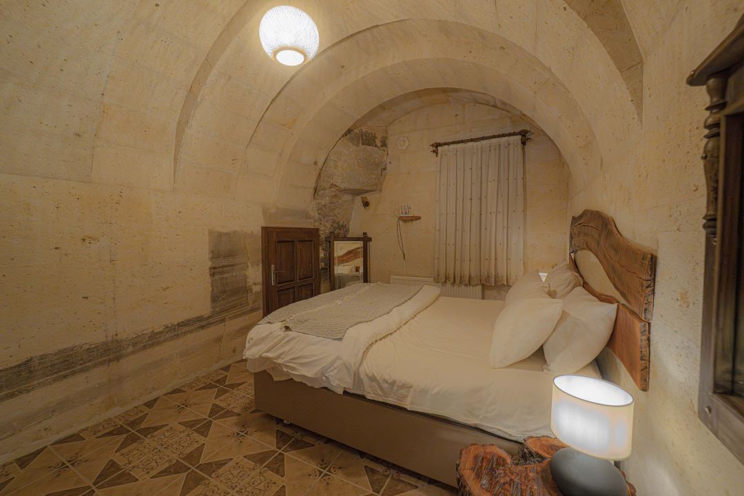 Deep Cave House