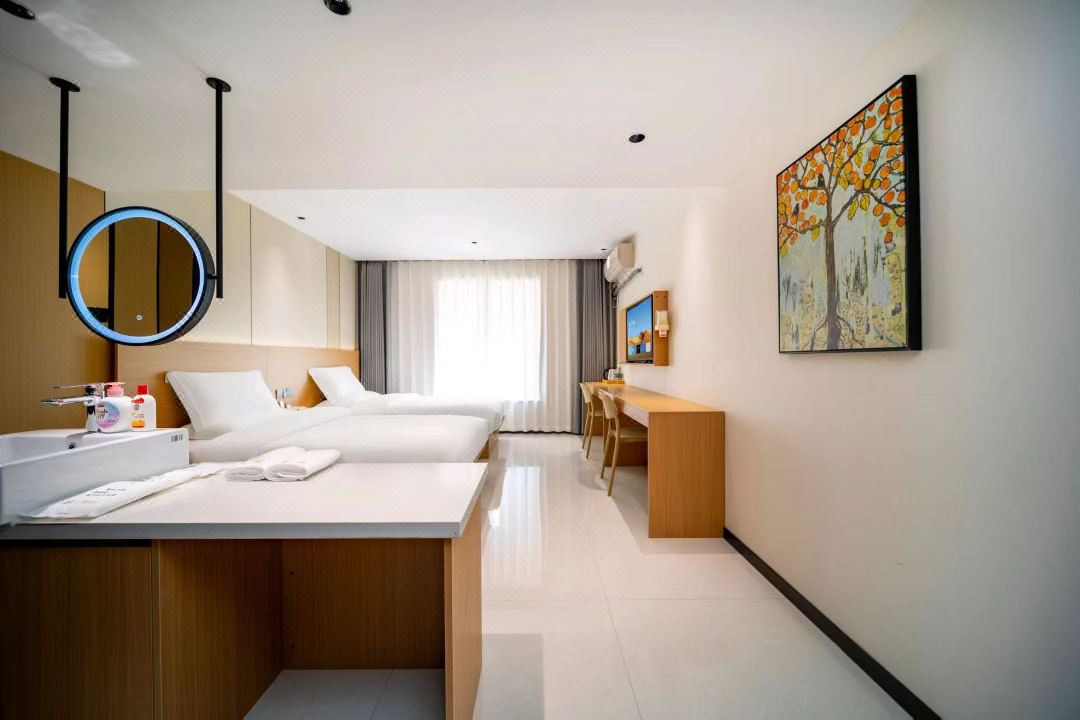 Taiyuan South Station Ruike Homestay