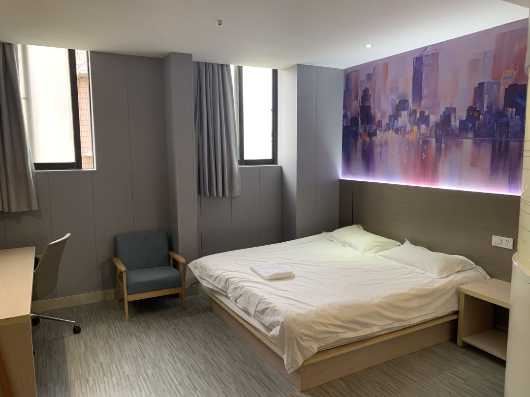 100 Inn Chain Inn (Shanghai Tianshan Bingu Plaza Wening Road Subway Station)