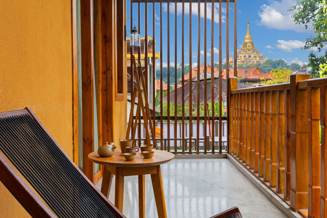 Shishe Retreat · Manghuang Village Scenic Area, Mangshi