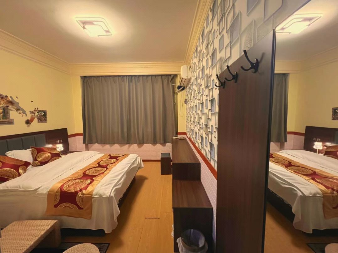 Yisongting Hotel (Dalian Harbour Plaza Subway Station)