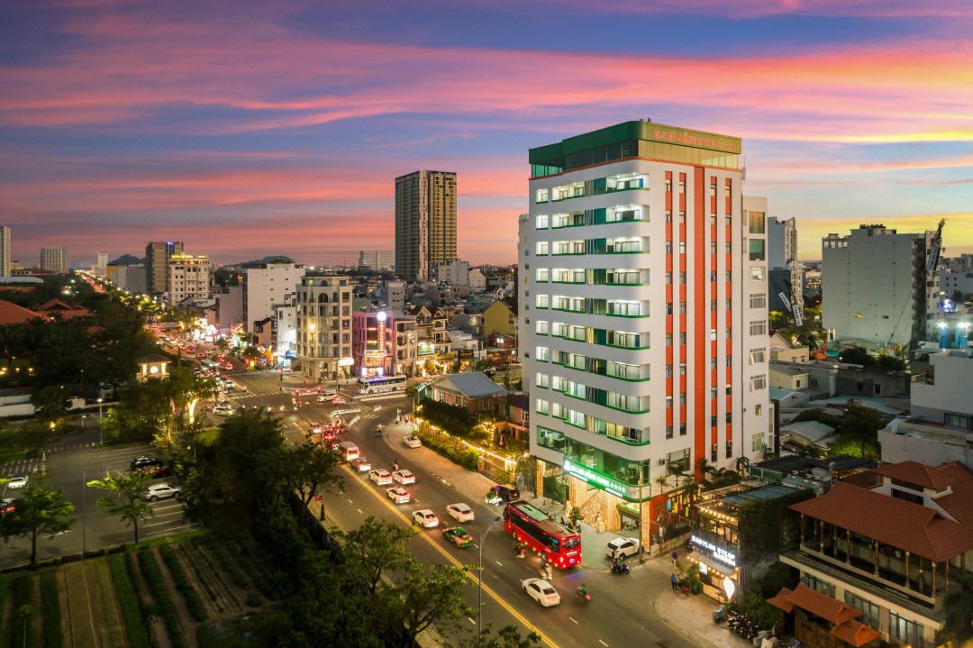ELC Horizon Hotel & Spa