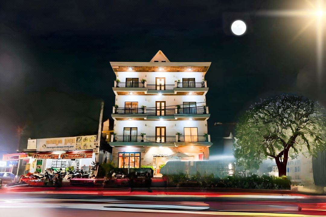 VPlus Hotel