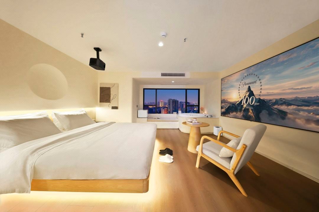 Zaoyan Designer Studio (Zigong Lantern Park FanHua 1939 Shopping Plaza)