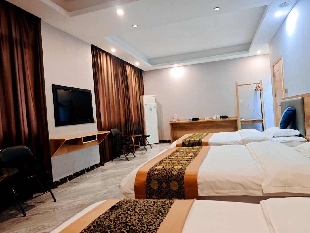 Hechi Youlai Hotel