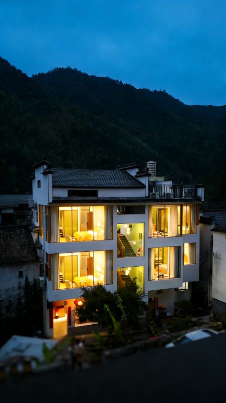 Wuyuan · Lingshangqi Homestay | The Wild Story of Silver Pheasants and Ancient Chinese Firs