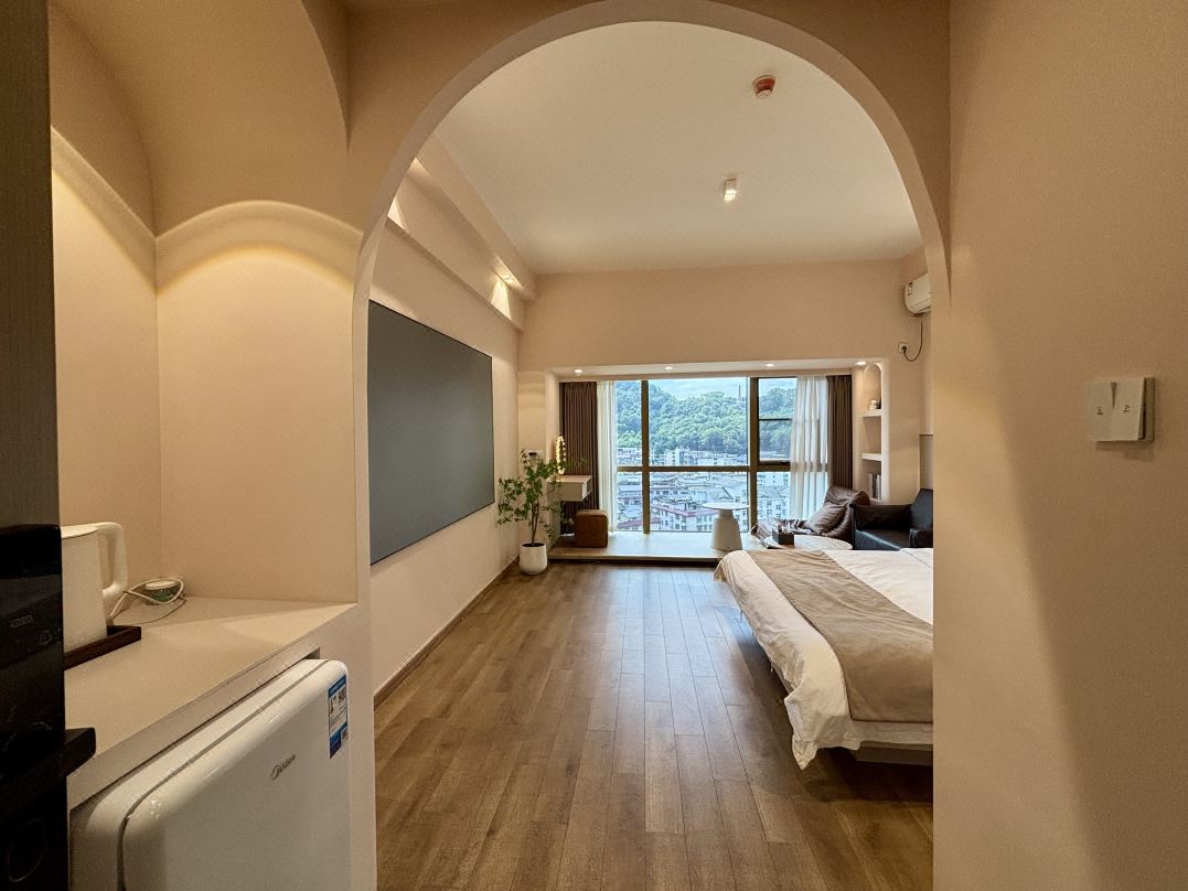 Shangyu Audio-Video High-Rise City View Suite Apartment (Tianmen Mountain Cableway Branch)