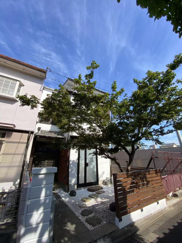 5 minutes from Shijo Omiya Station, in the center of Kyoto, a rental group