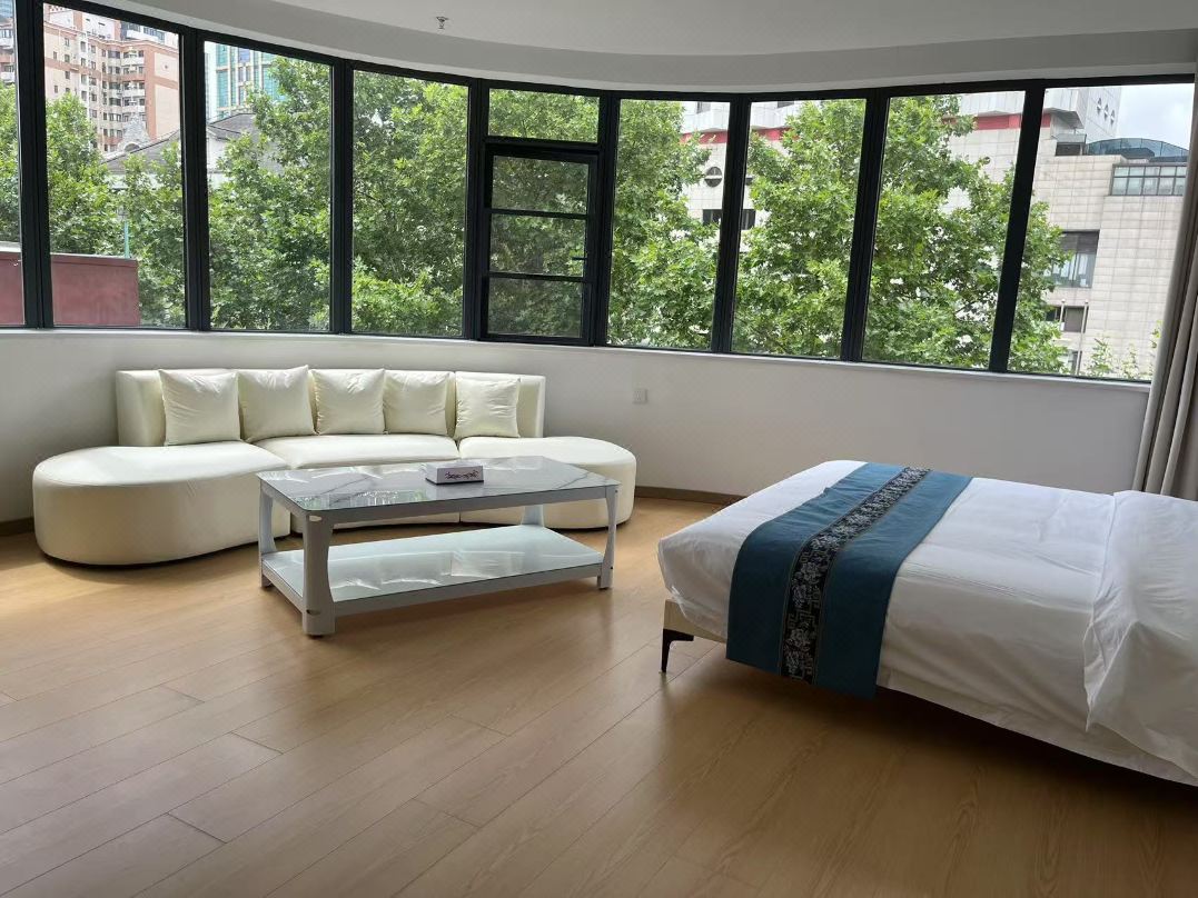 Jinzhen Hotel (Shanghai Huaihai Middle Road Nanjing West Road Metro Station Branch)