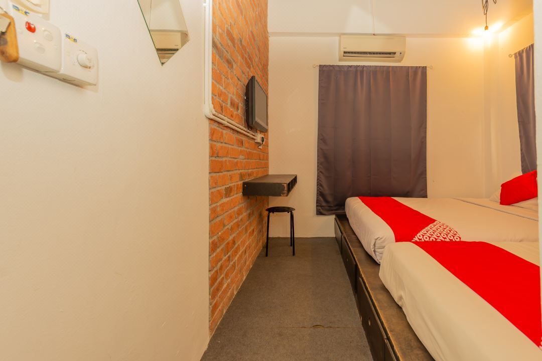 Hotel Six Seven Near Taming Sari Formerly Zzz Hotel