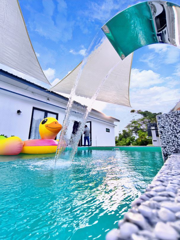 Ipoh Santorini Pool Villa 4BR 15pax by One Life Four Season Guesthouse