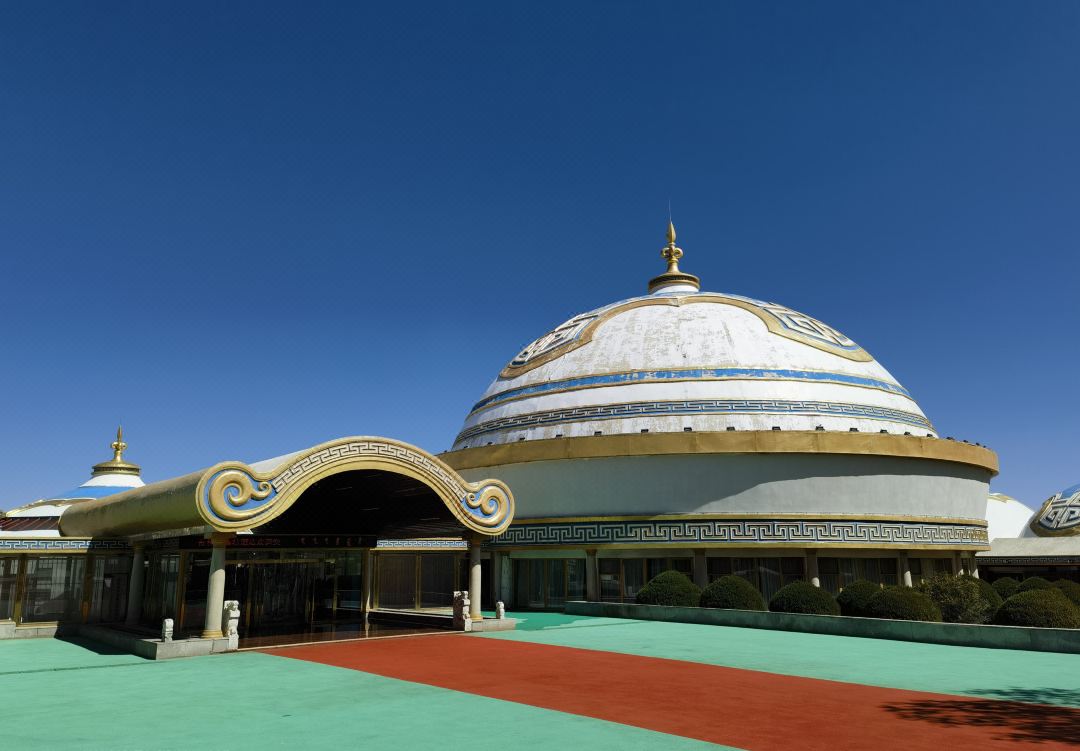 Ejin Horo Banner Bulake Haote Hotel (Genghis Khan Mausoleum)