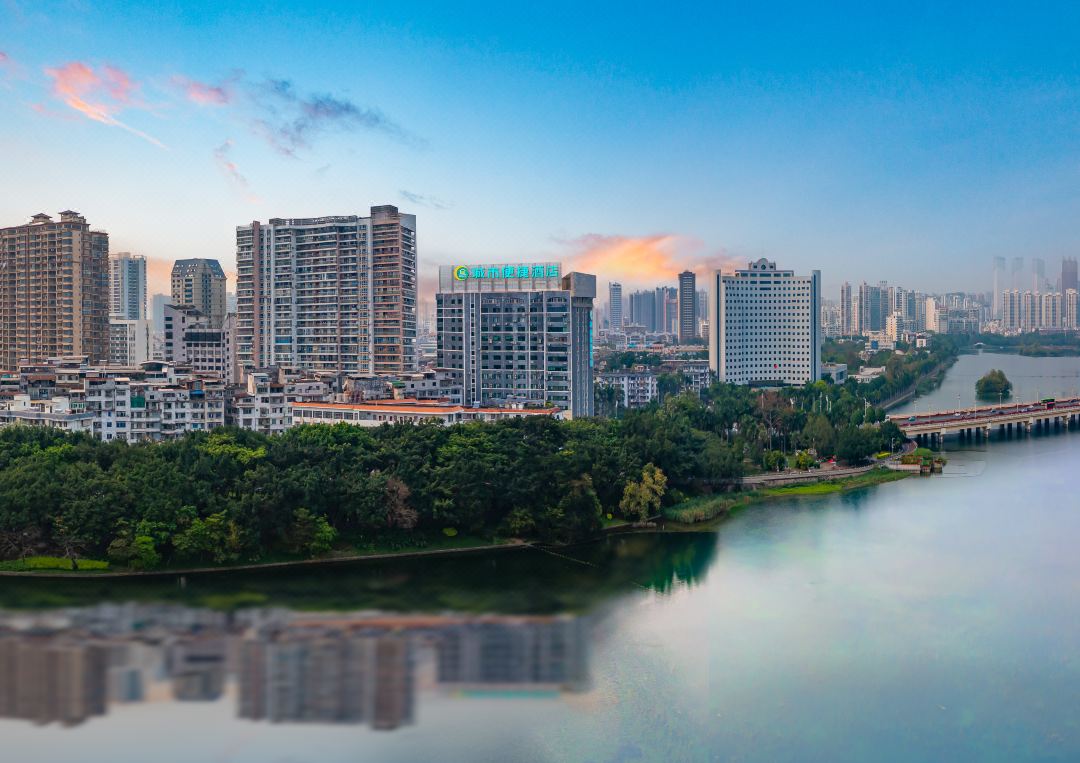 City Comfort Inn Hotel (Nanning Jinhu Square Nanhu Subway Station)