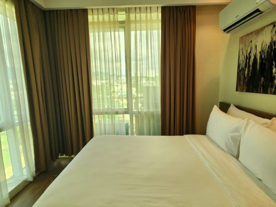The Padgett Suites - Tap to explore photos