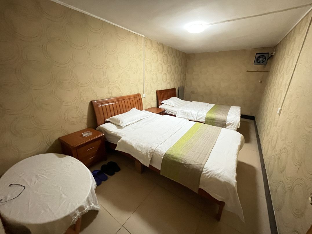 Renyi Hotel (Yongning Salesroom)