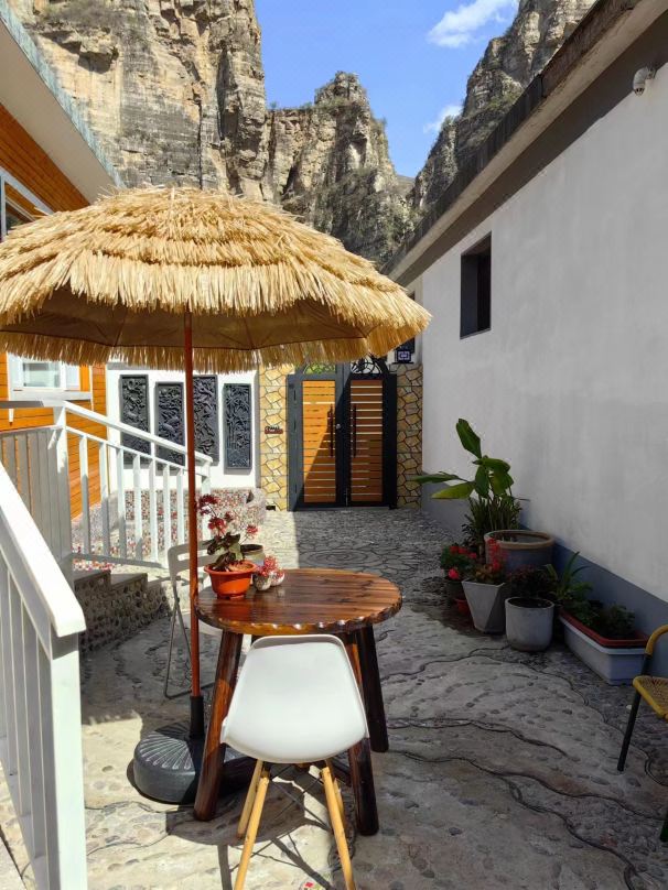 Shangshan Shuixiang Homestay