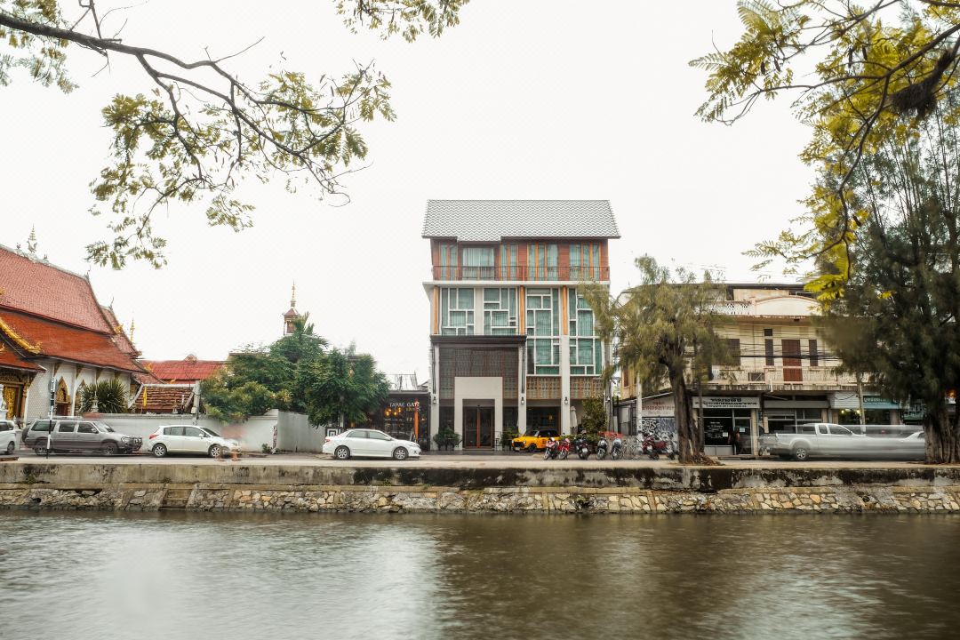 Tapae Gate Villa