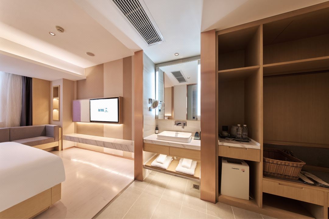 Accompanying Hotel·Premium (Hankou Financial Center Union Hospital Branch, Wuhan)