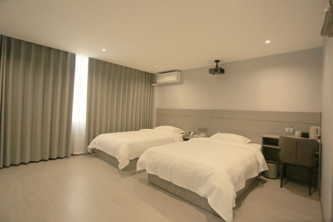 Enshi Wenlong Hotel (Railway Station)