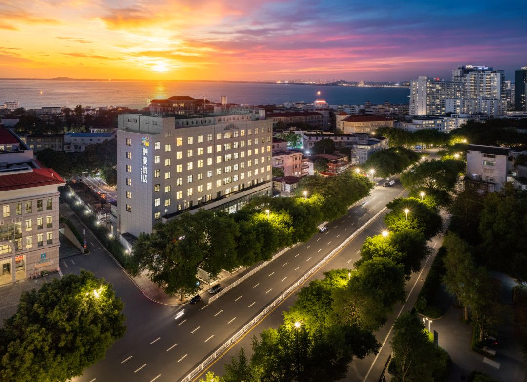 Zmax Hotel (Beihai Old Street Golden Beach Branch)
