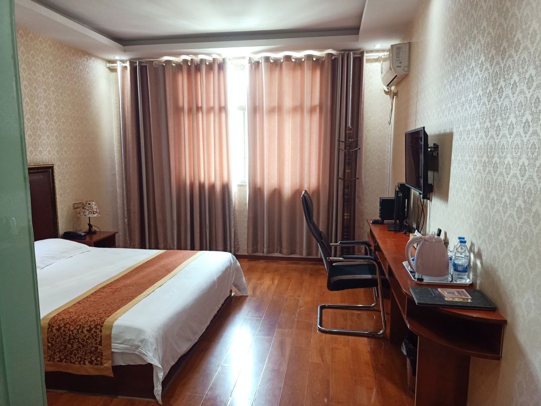 Chongqing Qiaopu Business Hotel