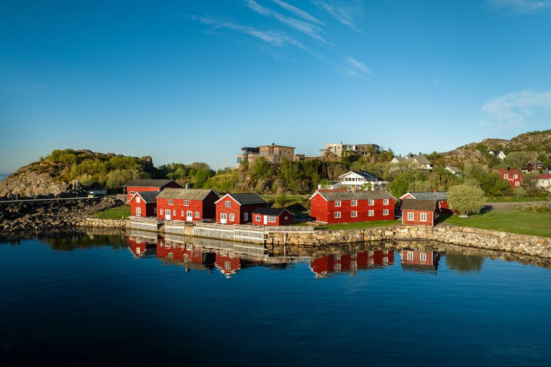 Astra Village - Waterfront Rorbu Cabins in Lofoten